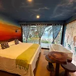 Beachfront Paradise Boutique Hotel - Casa Alebrijes Jacuzzi Suits