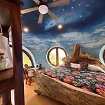 Beachfront Paradise Boutique Hotel - Casa Alebrijes Jacuzzi Suite