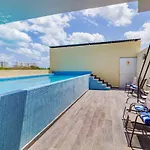 Studio Apartment Close To The Beach-Starlink Wifi