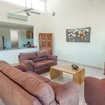 1063 - Cruz Del Mar M302