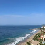 Beachfront Luxe Penthouse Private Pool And Spa Tub