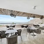Siela 4 Bedroom Beachfront Apartment