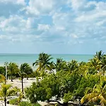 Atenea Holbox