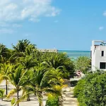 Atenea Holbox
