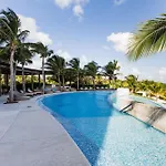 Apartment On The Beach! Infinity Pool
