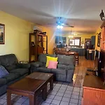 Casa De Al Lado - 2 Bedroom House W/ Bonus Bunkhouse!