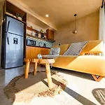 New Modern Apartment 1Bdr - Beach Access