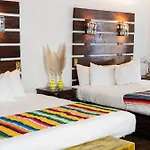 Las Rocas Resort & Spa