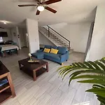 Shoreline Condo 5 Desert Oasis Free Wifi, Cool Ac