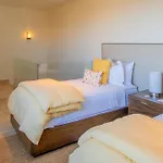 Beautiful Villa Fully Staffed & Steps From Swimmable Beach In Villas Del Mar