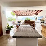 Villa Frente Al Mar Con Hermosas Vistas