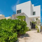 Beachfront Villas With Private Pool Steps To The Sea!