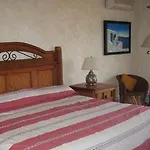 Las Glorias Apartment 307