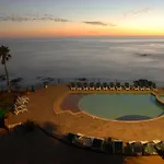 Las Rocas Resort & Spa