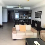 Bay View Grand Marina 1605 Sur