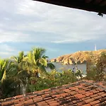Casa Gundi Y Tomas