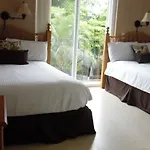 El Cantil Condominiums Resort