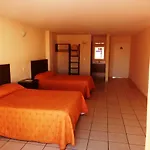 Los Jitos Hotel & Suites