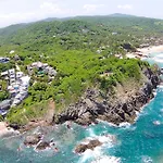 Casablanca Guest House - Adults Only - Starlink Internet!