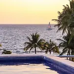 Nitta 2 Bedroom-Ocean And Sunset Views With Large Deck And Small Dipping Pool