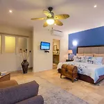 Nitta 2 Bedroom-Ocean And Sunset Views With Large Deck And Small Dipping Pool