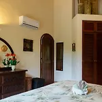 Casa Cascada - 3 Bdrm House For 6, Close To The Beach