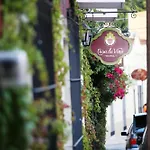 Hotel Casa De Vino