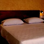 Bonita Escondida
