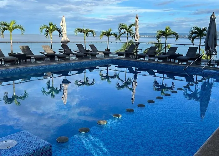 The Paramar Beachfront Boutique Hotel With Breakfast Included - Downtown Malecon