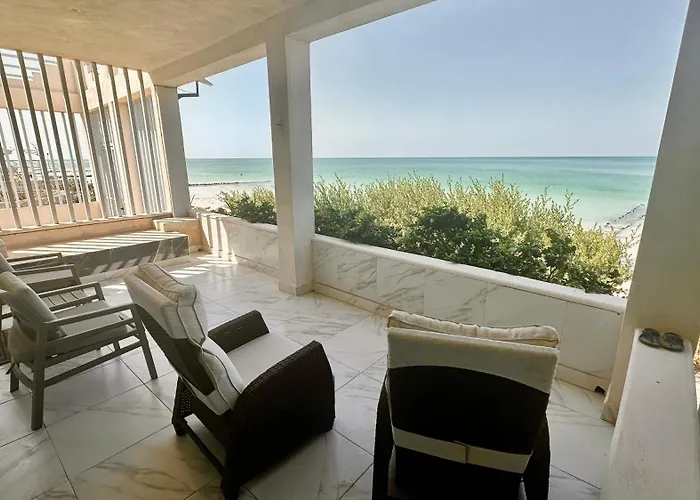 Deco Beach Villa 1 Beachfront