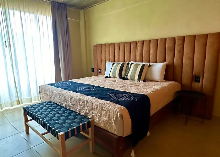 Lolitas Suites 303