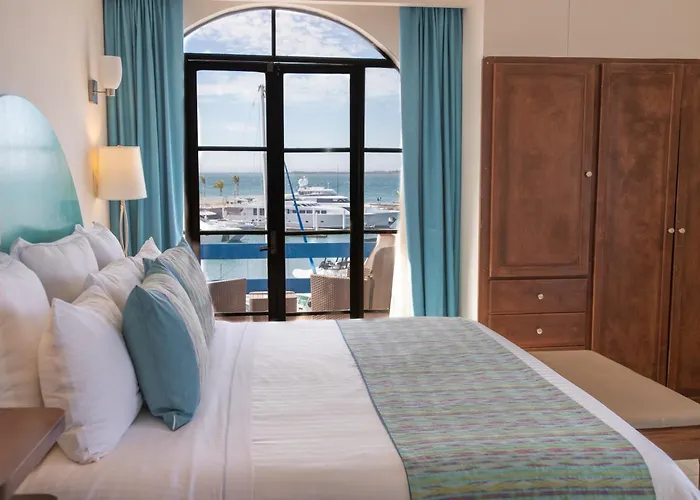 The Westmarine Waterfront Hotel
