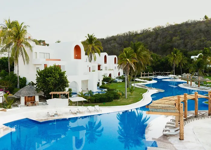 Camino Real Zaashila Huatulco