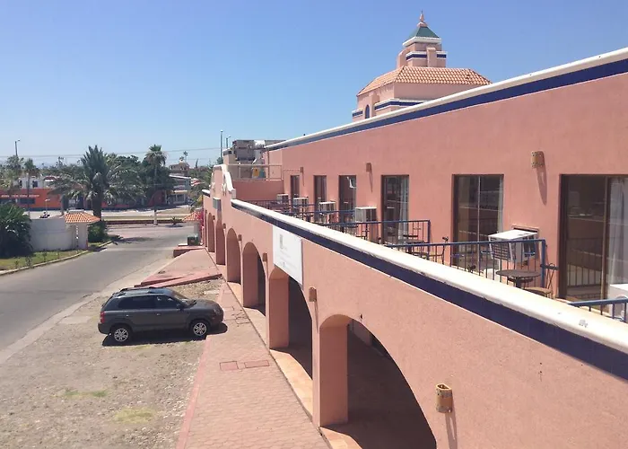 Los Jitos Hotel & Suites