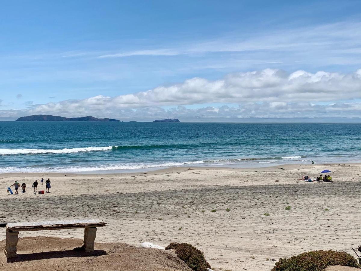 House Sleeps 14 & Steps To Sandy Mins To Downtown Rosarito