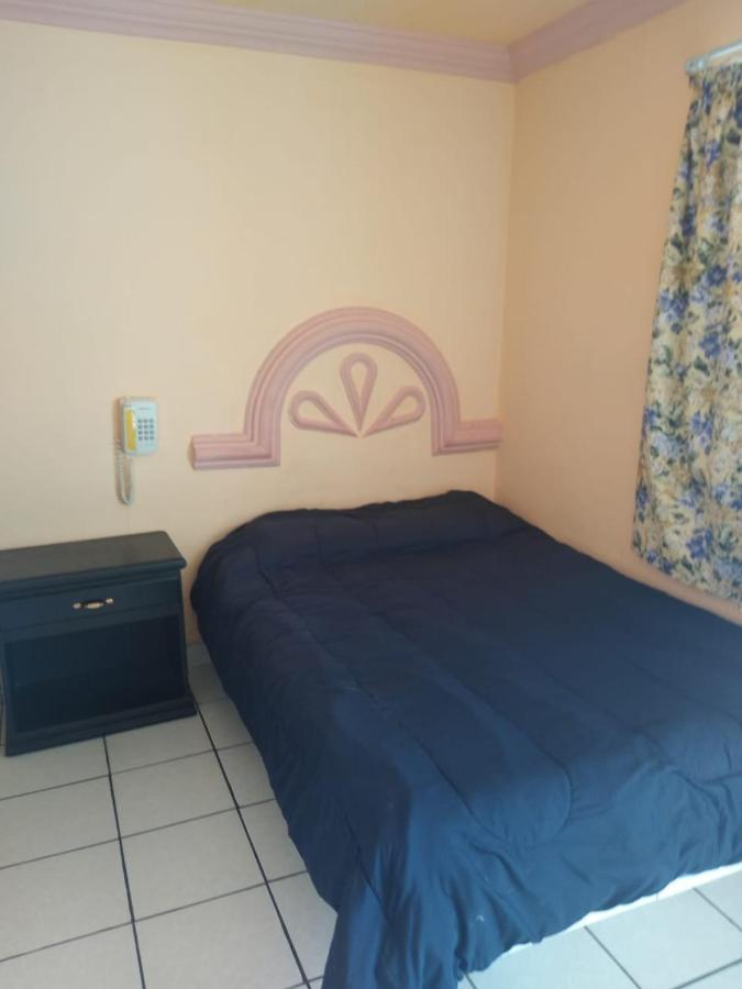 Plaza Penasco Hotel