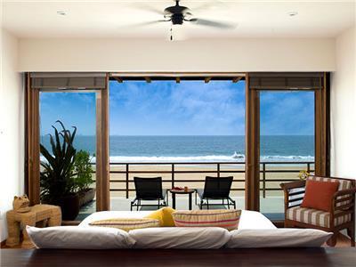 Marea Beachfront Hotel
