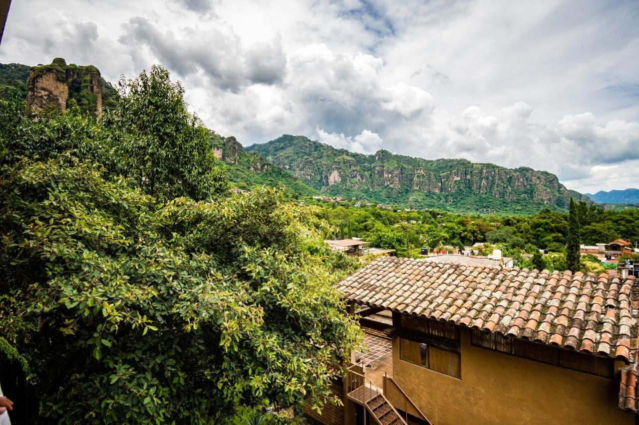 La Piramide Del Tepozteco *