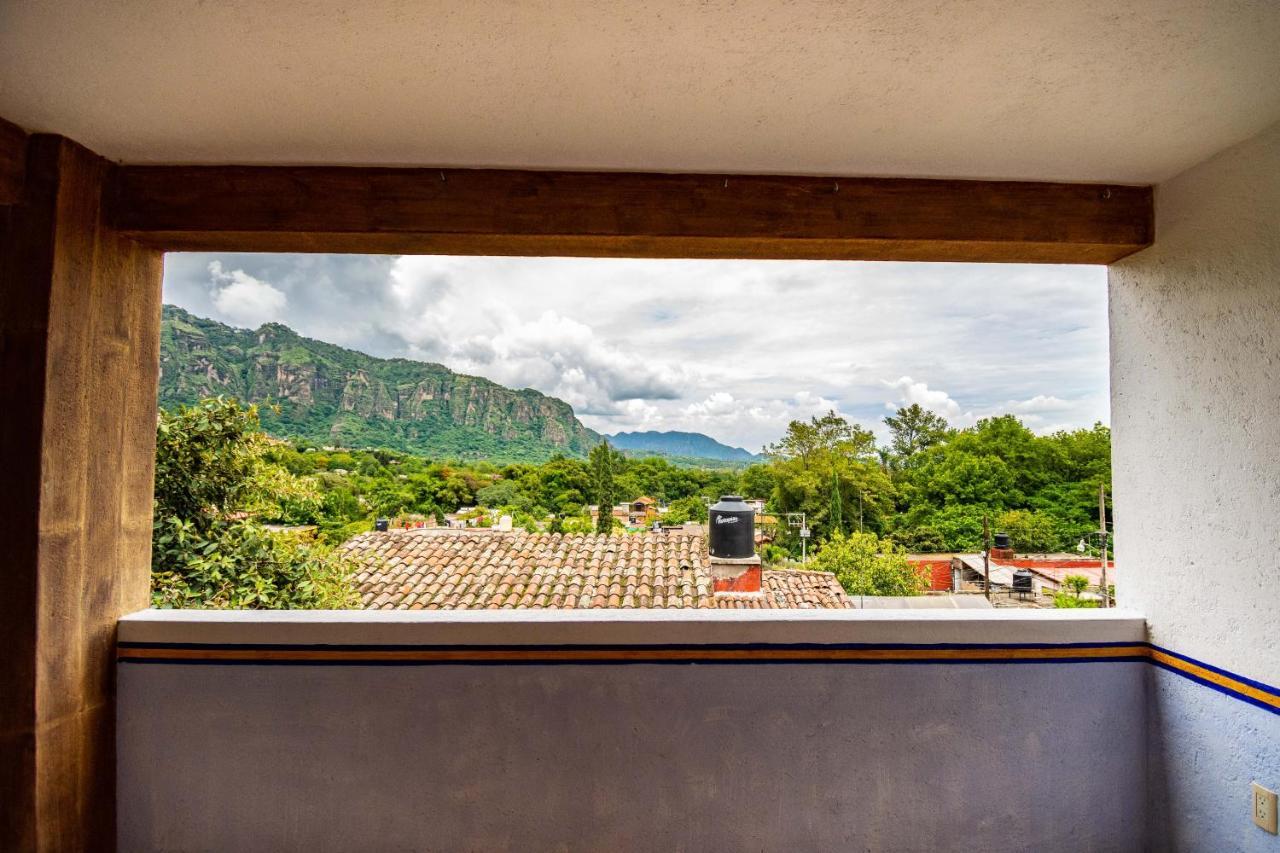 La Piramide Del Tepozteco *