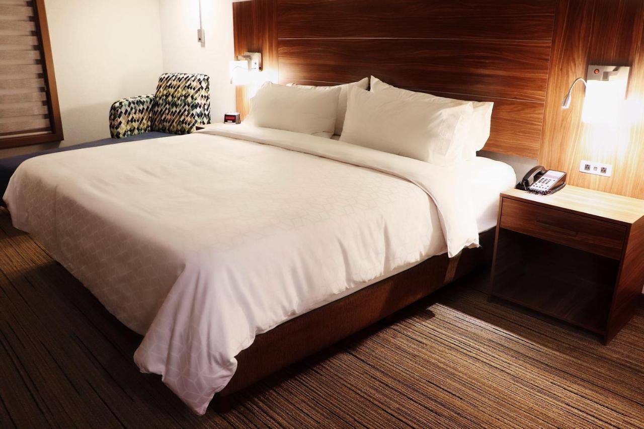 Express By Ihg Hotel