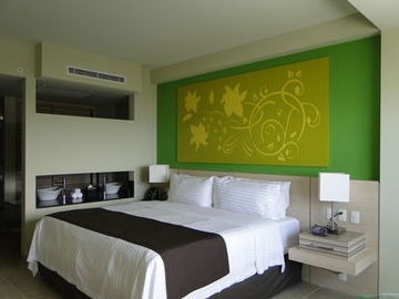 Hotel By Ihg
