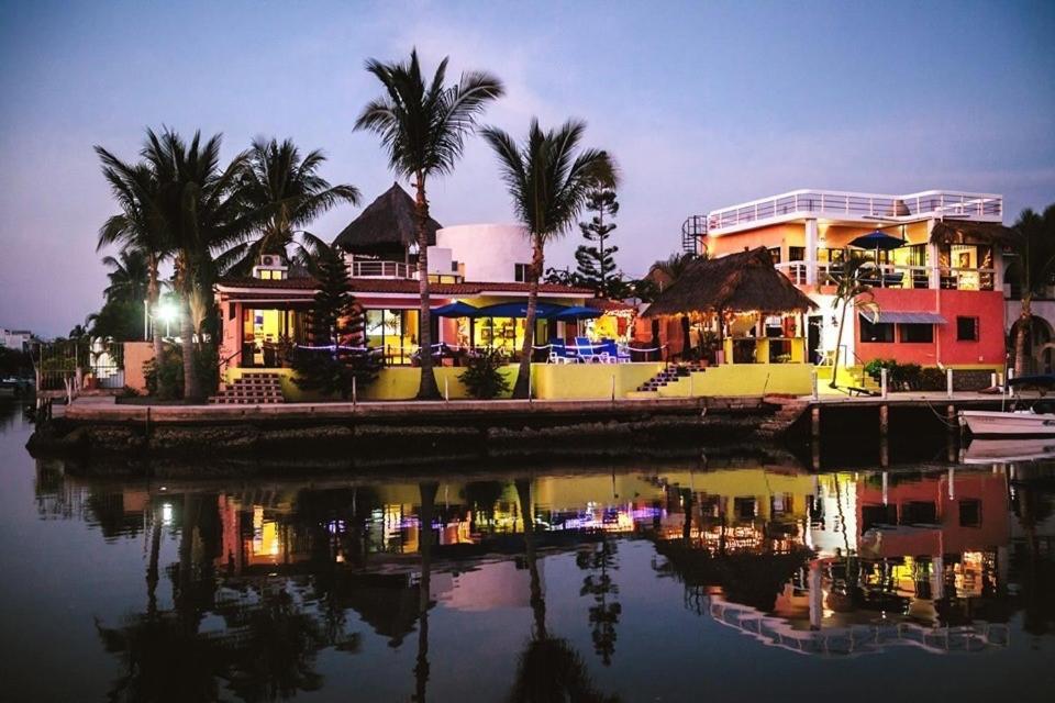 Santa Barbara Villa Barra de Navidad