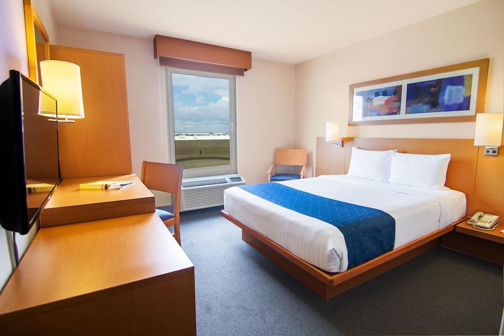 Hotel Express By Marriott 3*