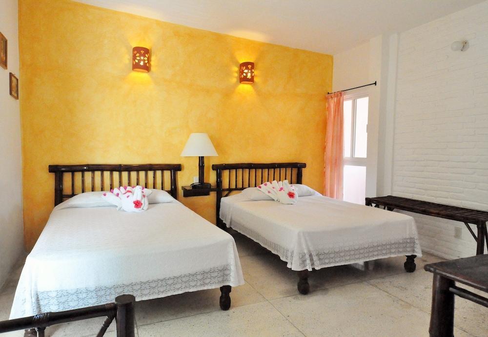 Zihua Caracol Hotel 3*