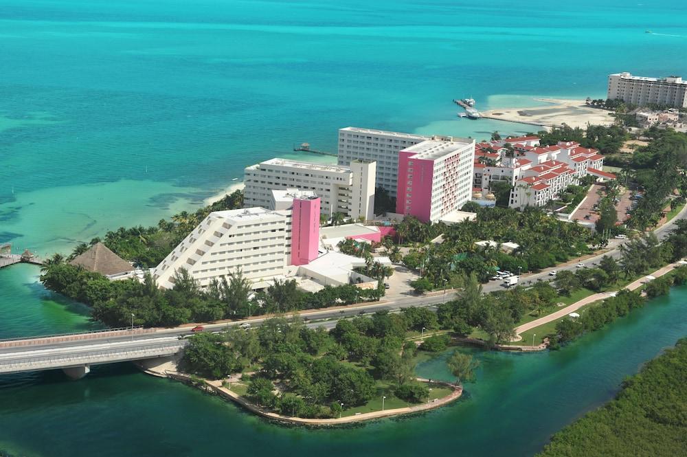 Oasis Palm Cancun