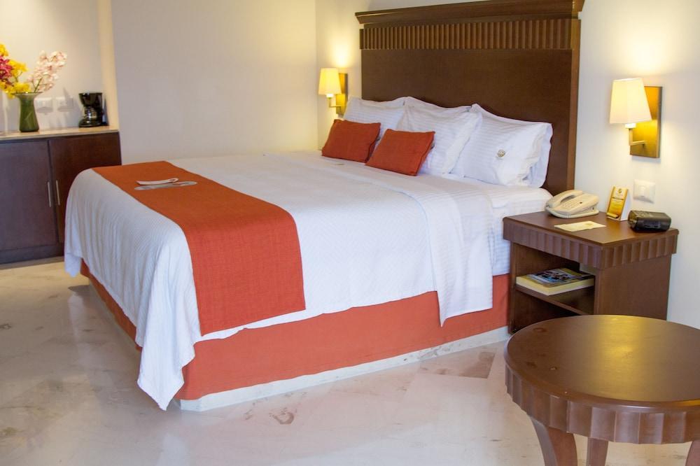 Ramada Plaza By Wyndham Veracruz 4*