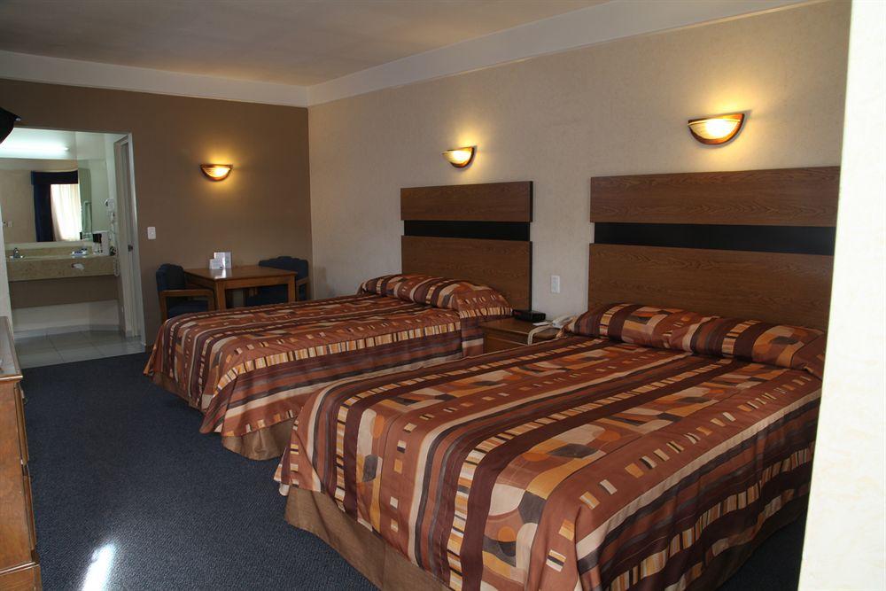 American Inn Hotel & Suites Parral Inn