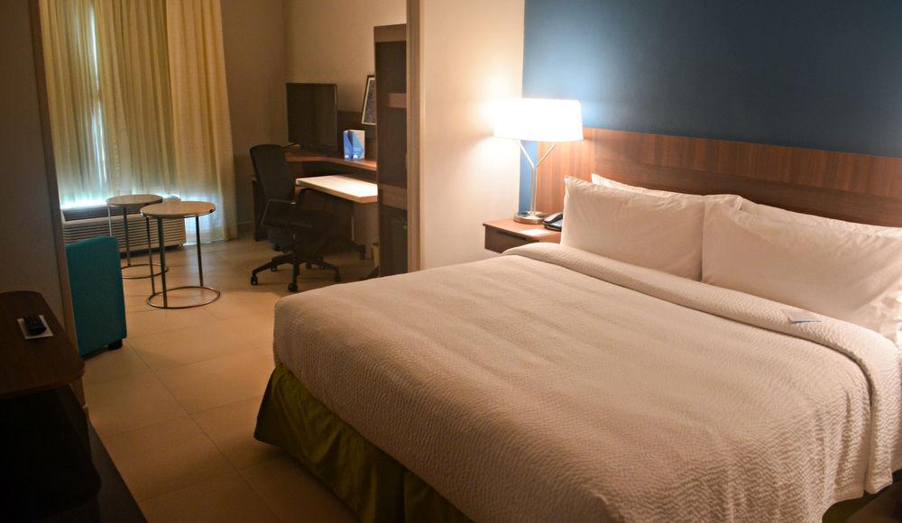 Hotel Fairfield & By Marriott
