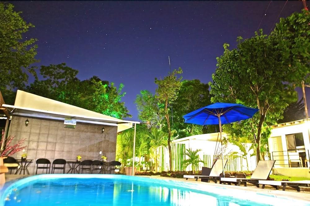 Bambu Hotel 3*