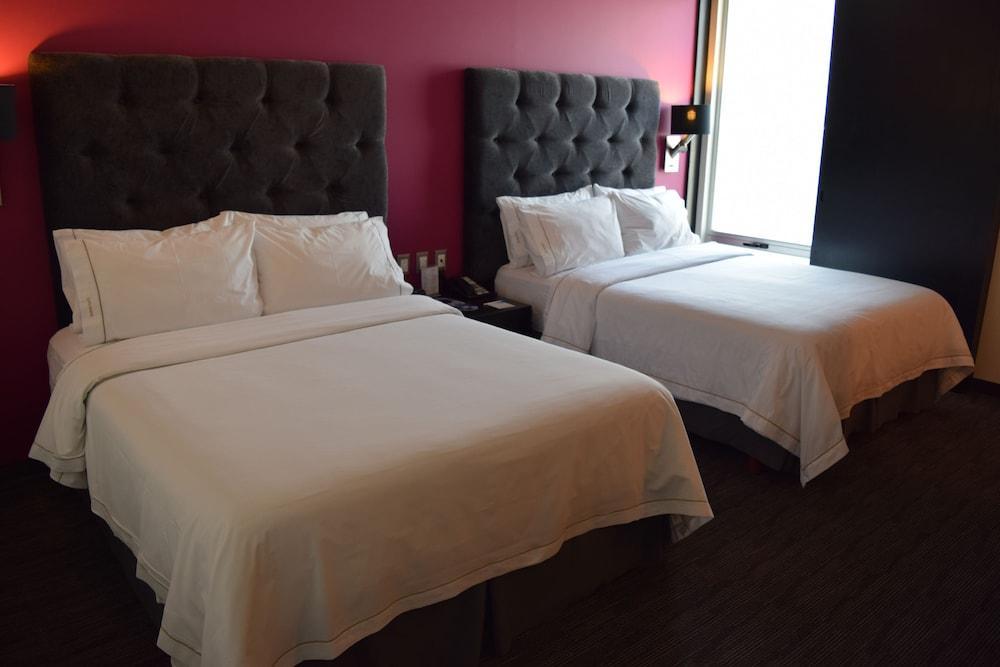 Hotel Express Galerias Metepec By Ihg